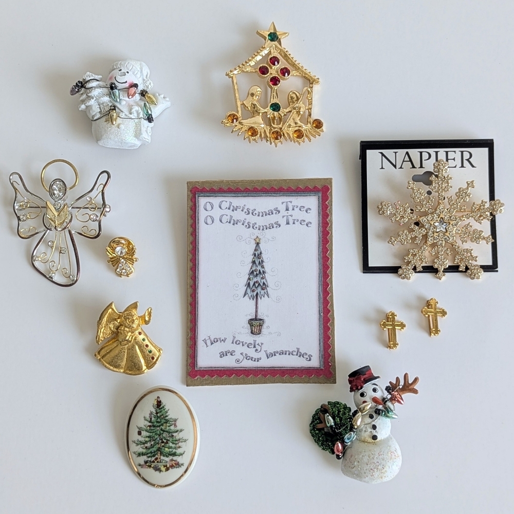 Winter Holiday Brooch Lot: Angels Snowmen Tree Napier Snowflake Nativity Scene